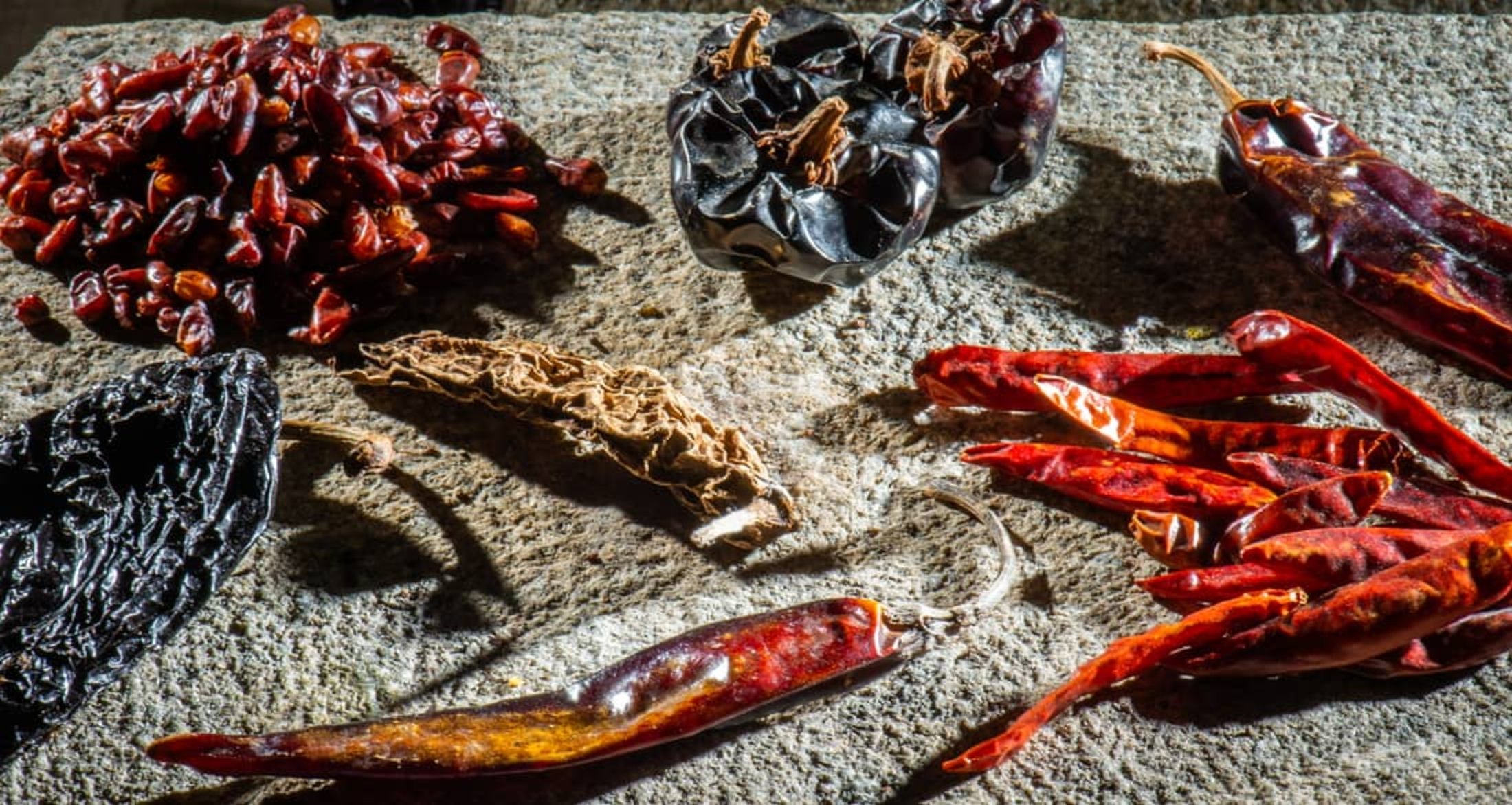 Photo d’une sélection de piments secs