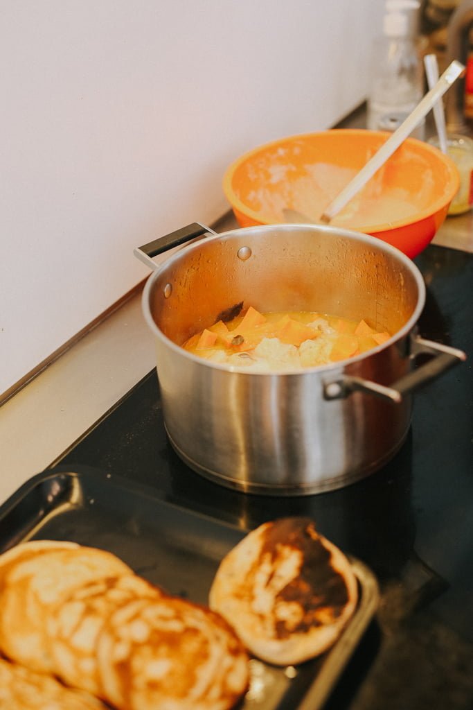 Photo d'une casserole pour cuisiner une recette au garam masala