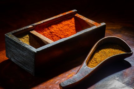 Photo de mélanges d’épices bruts pour viande